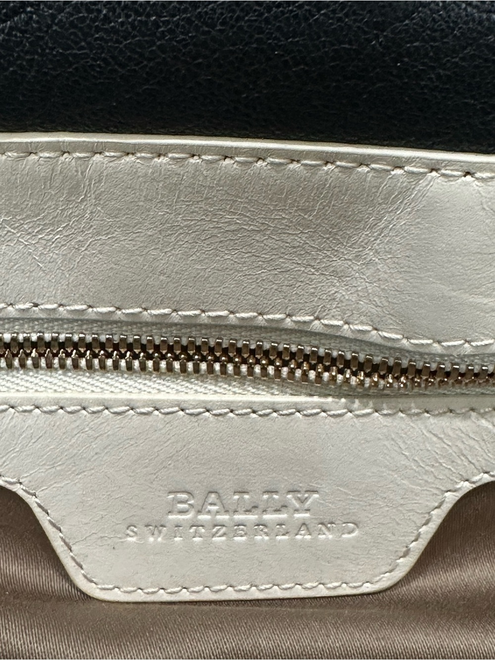 Bally Pama-SM Black & Ivory Leather Satchel Crossbody Bag Swiss Made Goat Charm - Picture 13 of 16